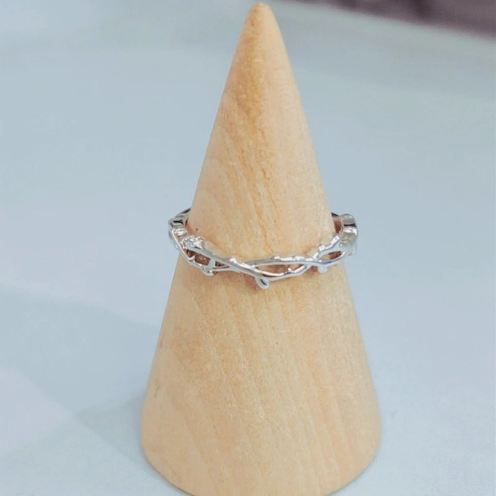 NEW 925 Sterling Silver Leaf Adjustable Ring - Picture 5 of 8